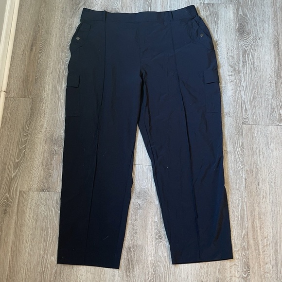 Athleta Vienna Cargo Pant Hike Everyday Athleisure black size 22 casual outdoor - Picture 4 of 6